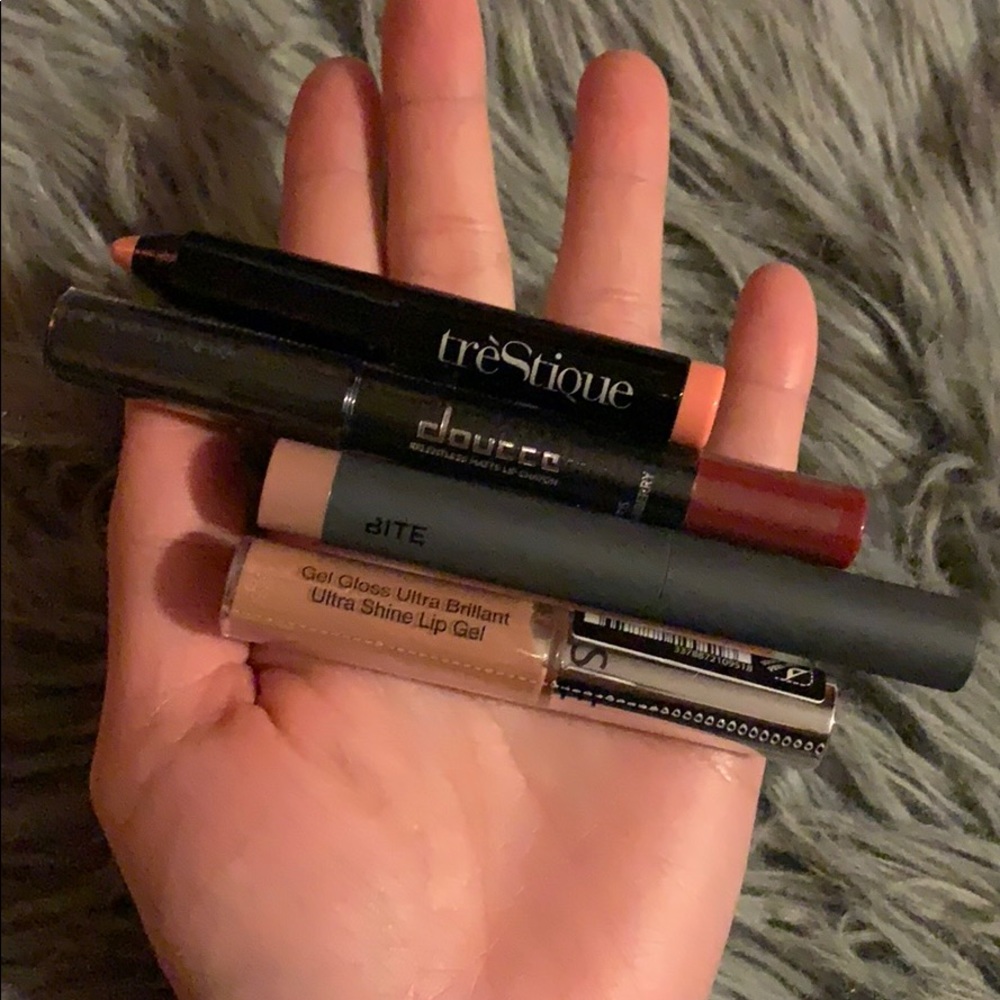 Bundle lipstick